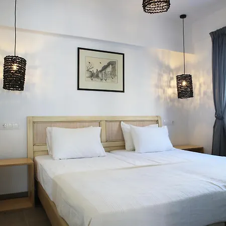 Aparthotel Mika & 3*