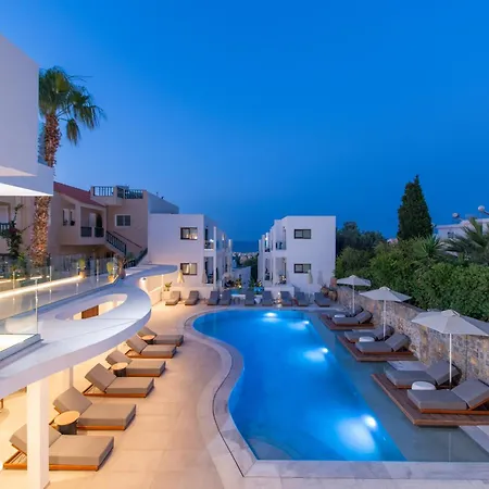 Mika & Apartahotel 3*