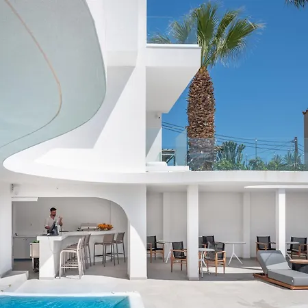 Mika & Apartahotel 3*